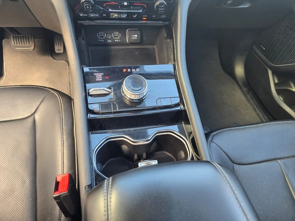 Jeep Grand Cherokee 3.6 Limited L At 4x4 año 2023