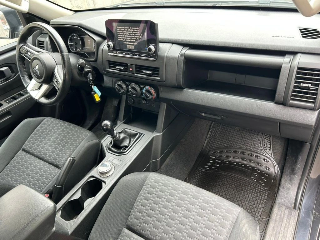 Mitsubishi L200 2.4 Katana Xrt Mt 4x4 Diesel año 2025