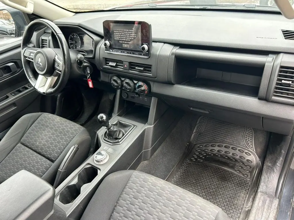 Mitsubishi L200 2.4 Katana Xrt Mt 4x4 Diesel año 2025