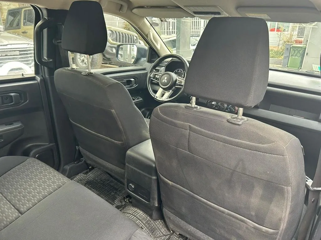 Mitsubishi L200 2.4 Katana Xrt Diesel 4x4 Dob. Cab. Euro6 Mt 4p año 2025