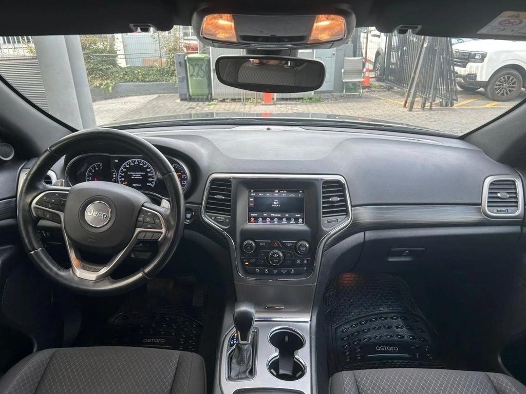 Jeep Grand Cherokee 3.6 Laredo At año 2022