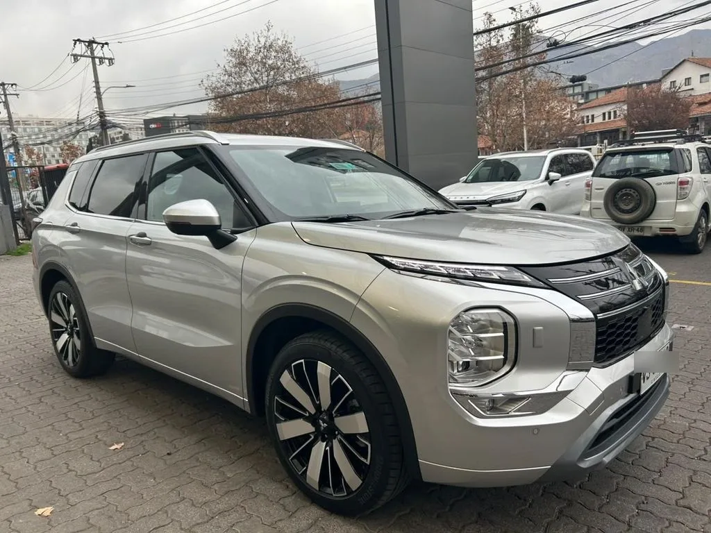 Mitsubishi Outlander 2.5 Gls Limited 4x4 At año 2026