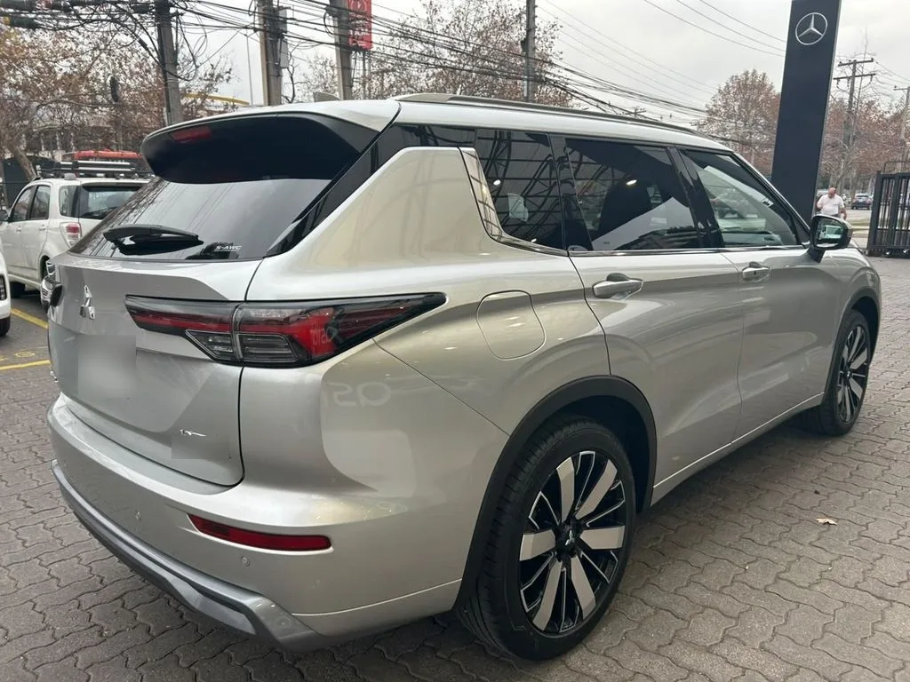 Mitsubishi Outlander 2.5 Gls Limited 4x4 At año 2026