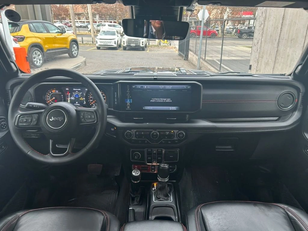 Jeep Wrangler 2.0 T Sahara At 4x4 año 2025