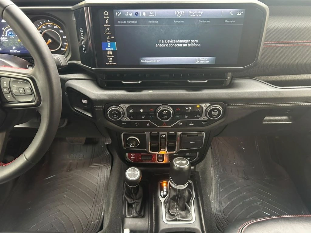 Jeep Wrangler 2.0 T Sahara At 4x4 año 2025