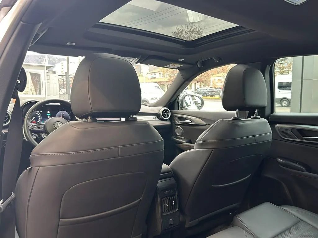 Alfa Romeo Tonale 1.3 Tributo Phev Hybrid 4x4 At 5p año 2025