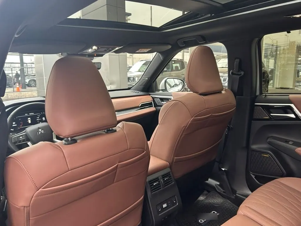 Mitsubishi Outlander 2.5 Gls Limited 4x4 At año 2026