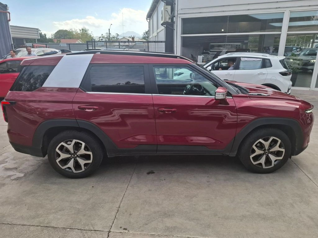 Ssangyong Torres 1.5t Glx 4wd At 5p año 2024