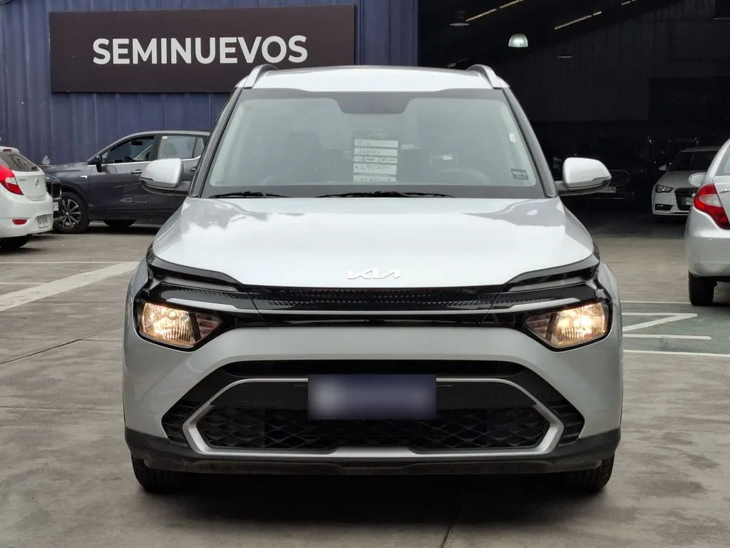 Kia Carens 1.5l Lx 4x2 6mt 5p año 2025