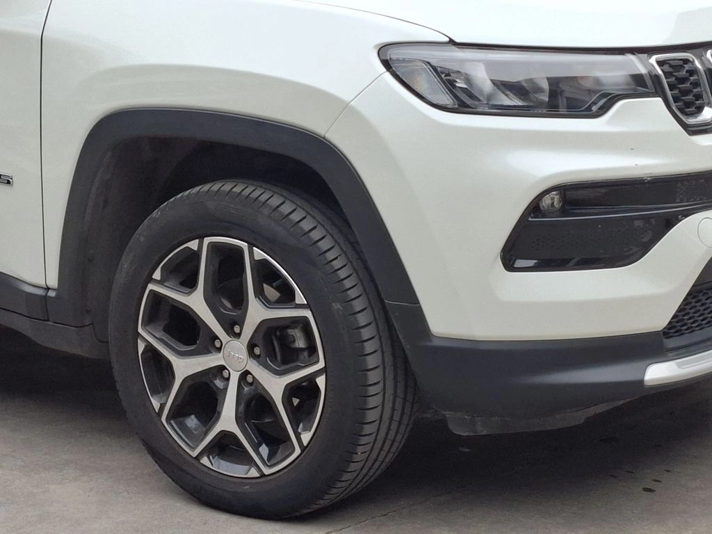 Jeep Compass 1.3 Longitude 4x2 At 5p año 2024