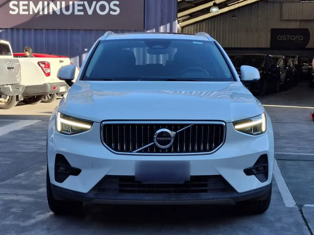 Volvo Xc40 2.0 B4 Ultimate Fwd At 5p año 2023