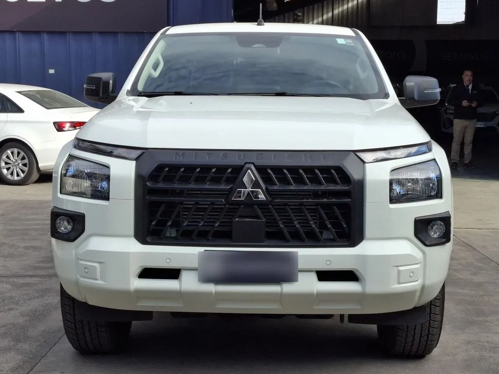 Mitsubishi L200 2.4 Dakar Xr Mt 4x4 Diesel año 2026