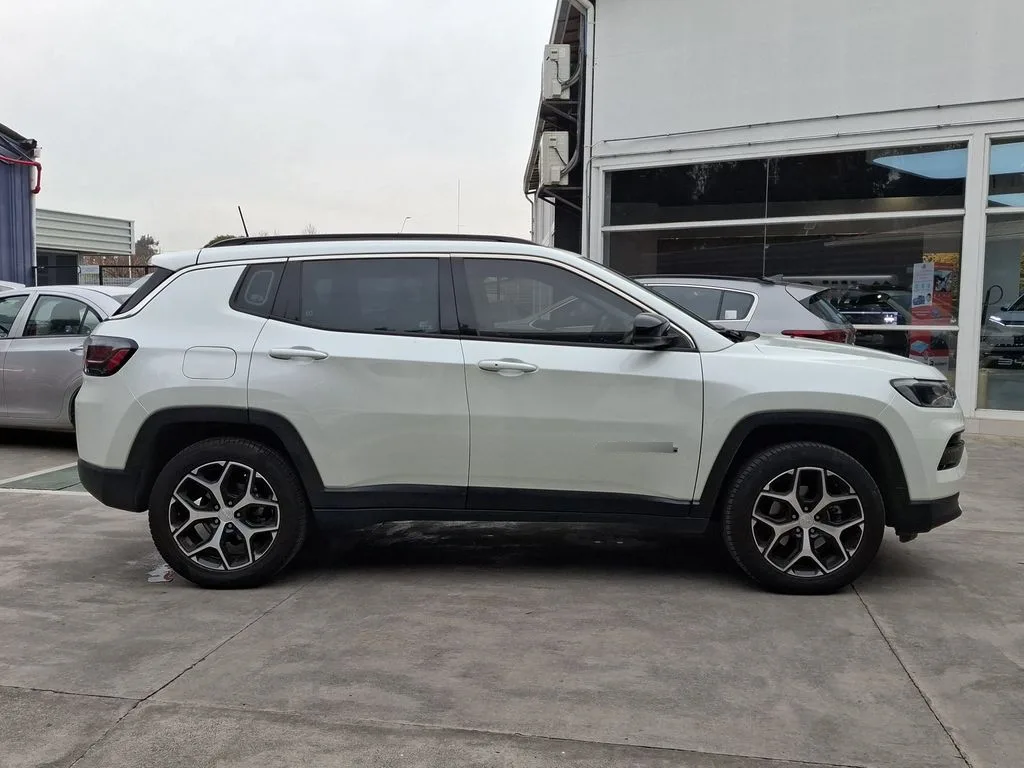 Jeep Compass 1.3 Longitude 4x2 At 5p año 2024