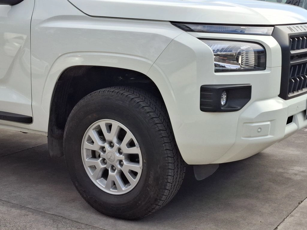 Mitsubishi L200 2.4 Dakar Xr Mt 4x4 Diesel año 2026