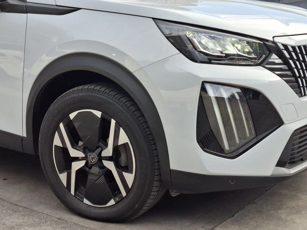 Peugeot 2008 1.2 Active Pack Puretech 130 Mt año 2024