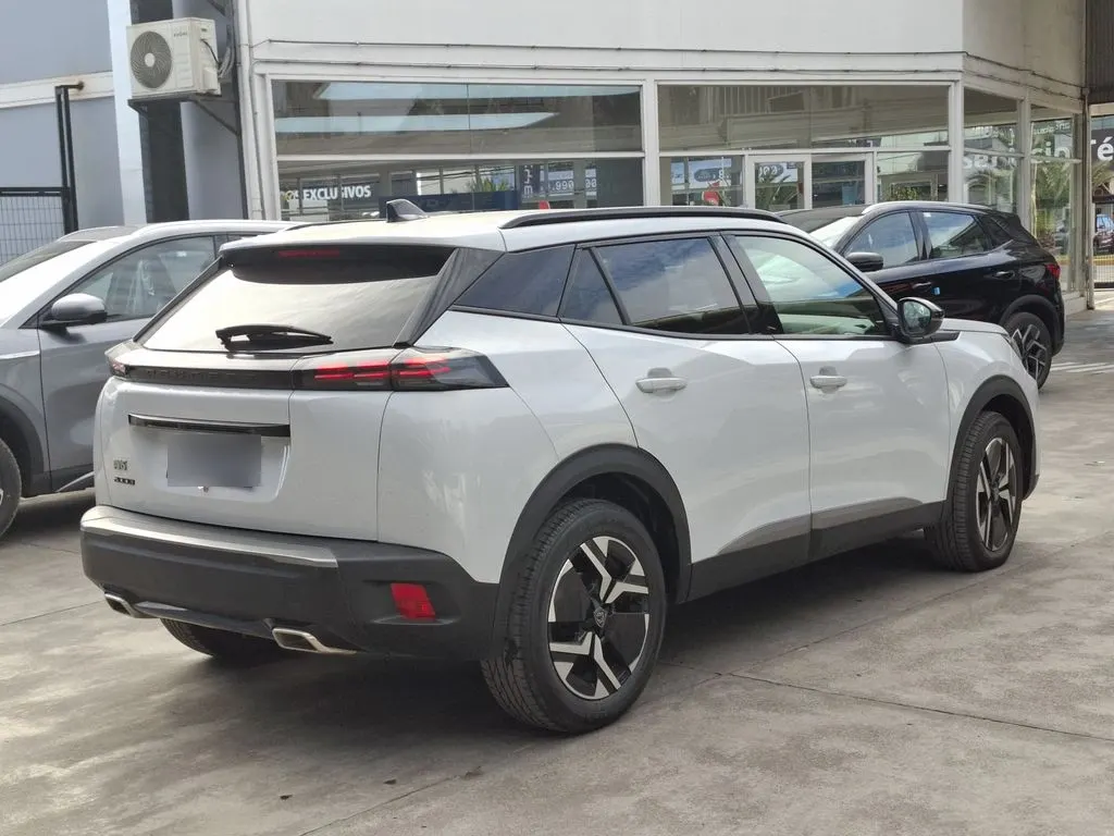 Peugeot 2008 1.2 Active Pack Puretech 130 Mt año 2024