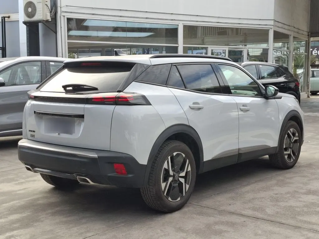 Peugeot 2008 1.2 Allure Pack Puretech 130 4x2 At 5p año 2024