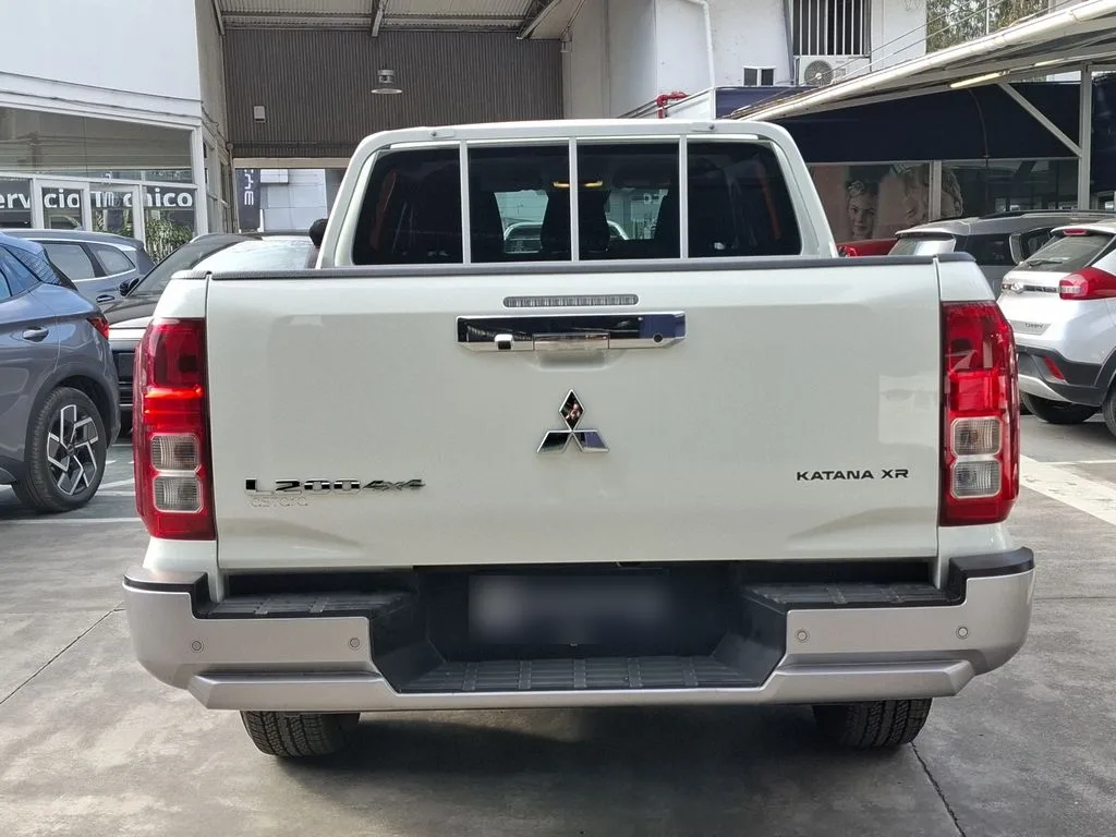 Mitsubishi L200 2.4 Dakar Xr Mt 4x4 Diesel año 2026