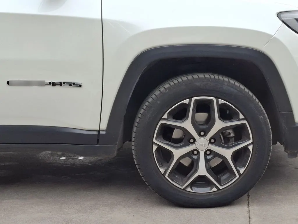 Jeep Compass 1.3 Longitude 4x2 At 5p año 2024