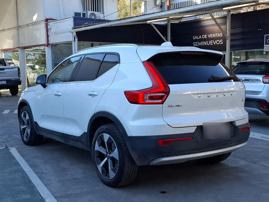 Volvo Xc40 2.0 B4 Ultimate Fwd At 5p año 2023