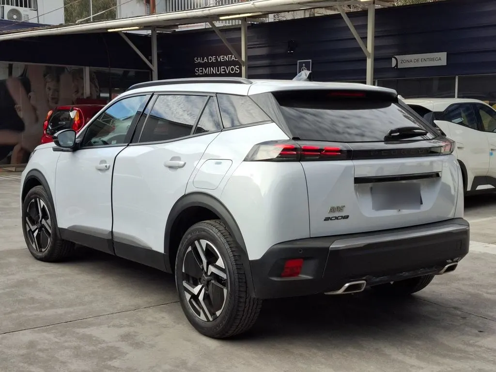 Peugeot 2008 1.2 Active Pack Puretech 130 Mt año 2024