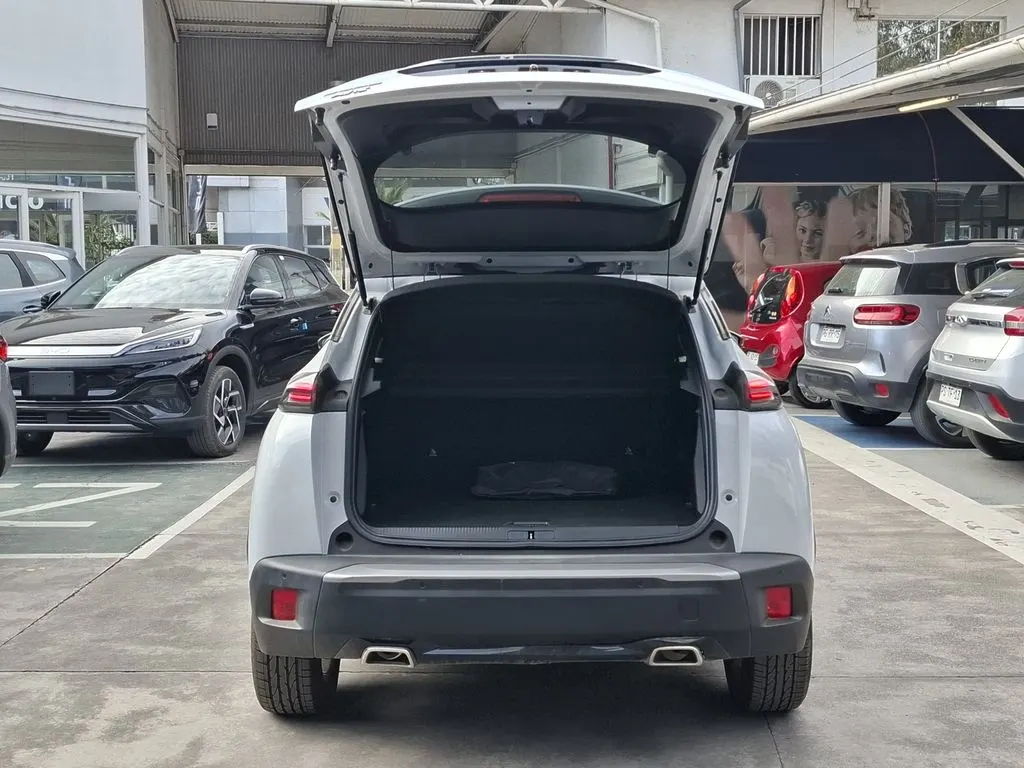 Peugeot 2008 1.2 Allure Pack Puretech 130 4x2 At 5p año 2024