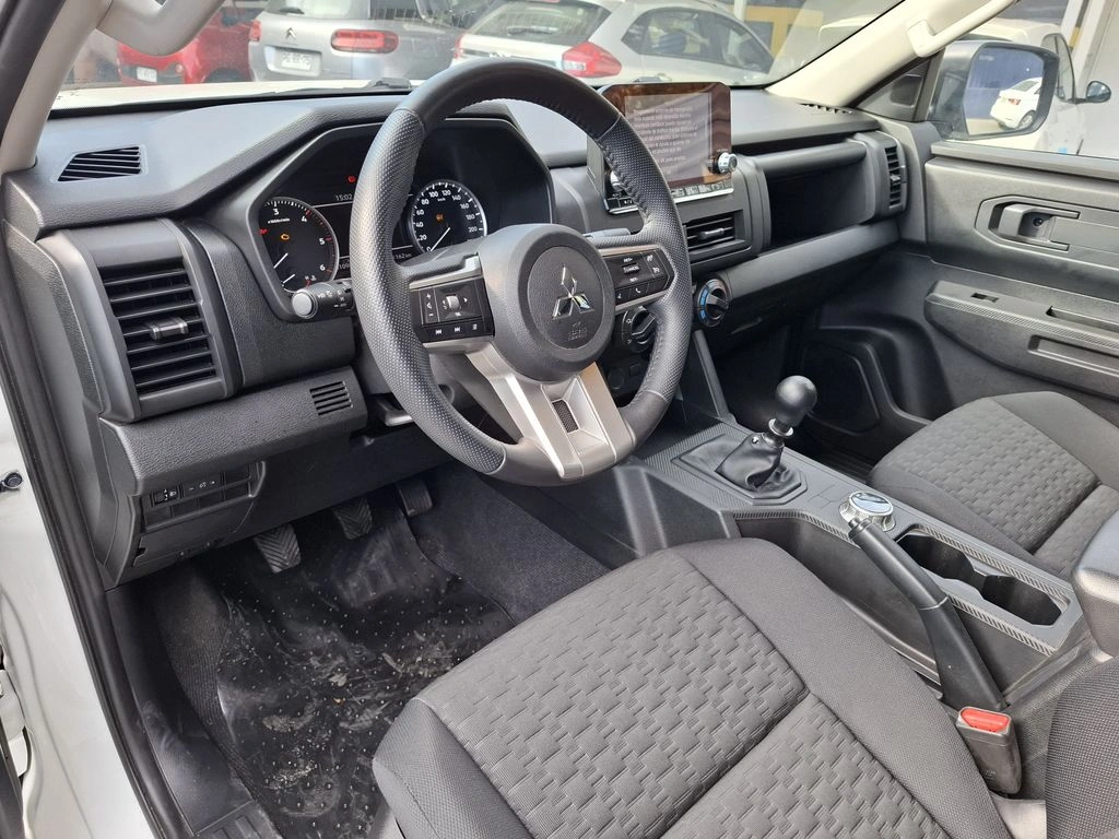 Mitsubishi L200 2.4 Dakar Xr Mt 4x4 Diesel año 2026