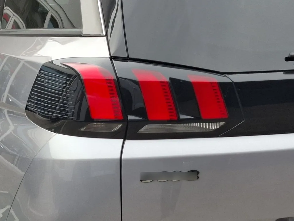 Peugeot 5008 1.5 Active Bluehdi 4x2 130 Eat8 5p año 2020