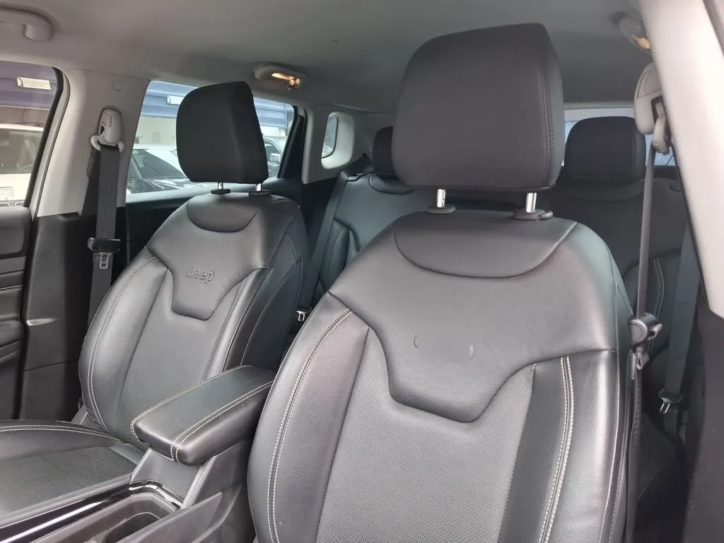 Jeep Compass 1.3 Longitude 4x2 At 5p año 2024