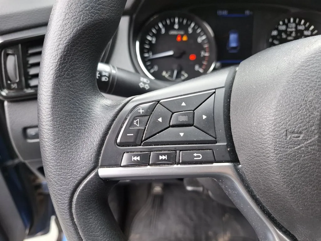 Nissan X-Trail 2.5 Sense 4x2 2row Cvt At 5p año 2021
