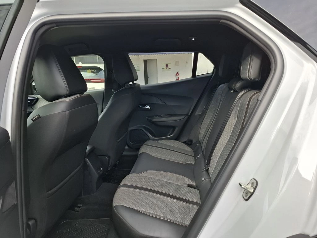 Peugeot 2008 1.2 Active Pack Puretech 130 Mt año 2024