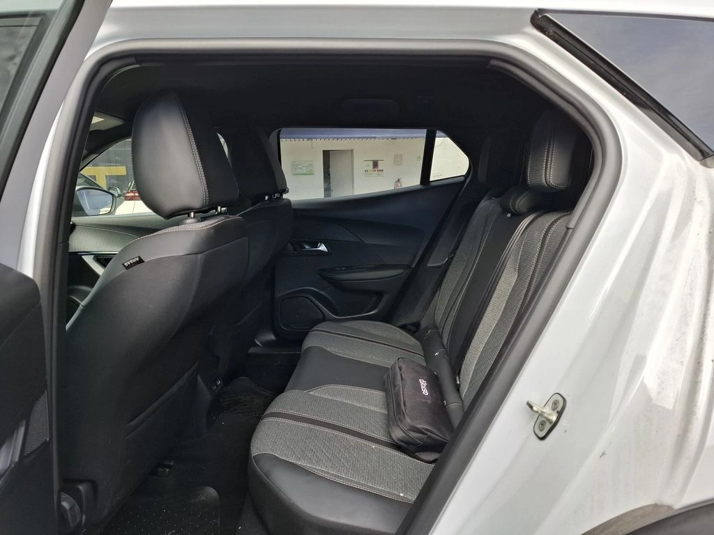 Peugeot 2008 1.2 Allure Pack Puretech 130 4x2 At 5p año 2024