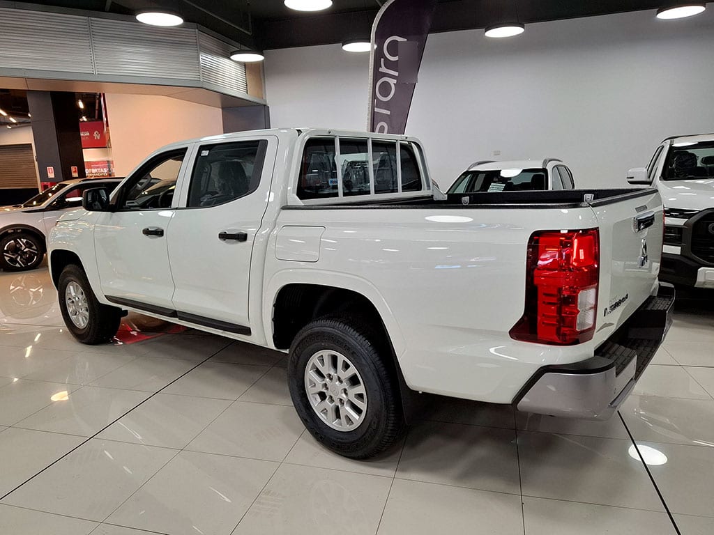 Mitsubishi L200 2.4 Katana Xrt Mt 4x4 Diesel año 2026