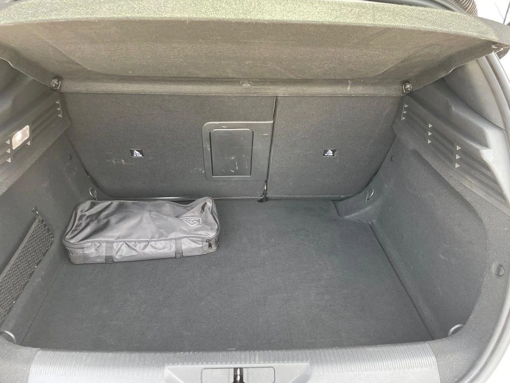 Peugeot 308 1.2 Allure Pack Puretech 130 4x2 Eat8 5p año 2024
