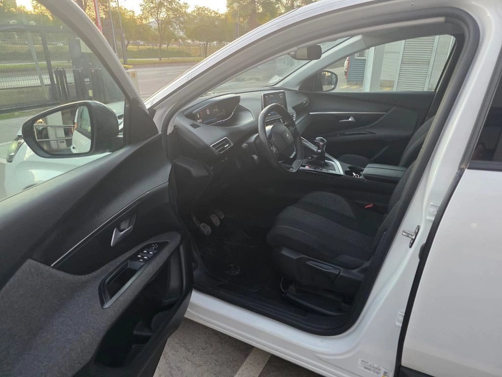 Peugeot 3008 1.2 Active Pack Puretech 130 año 2022
