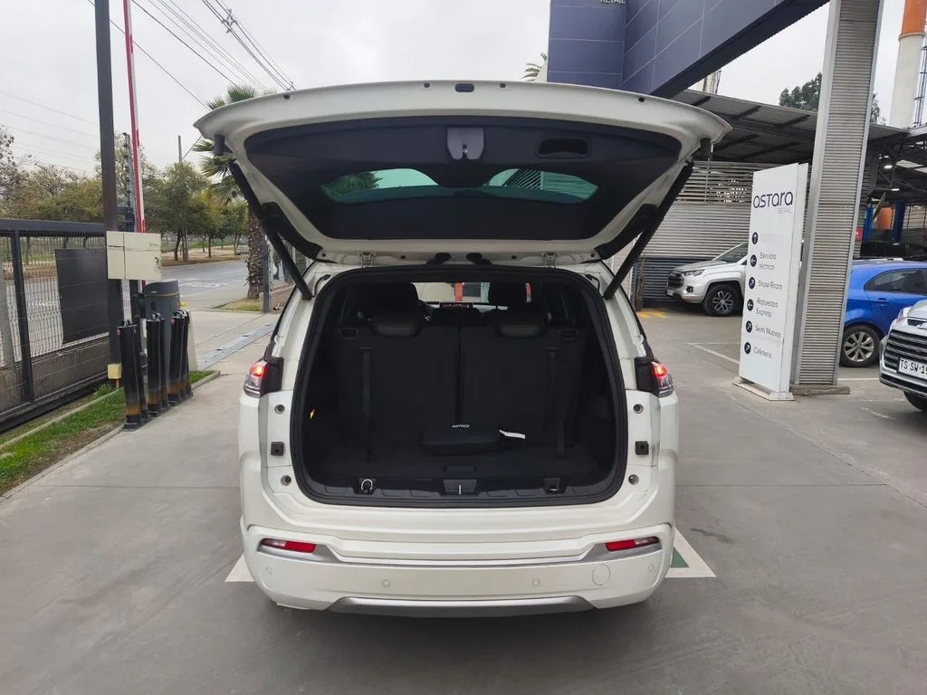 Jeep Commander Overland 4x4 2.0 Aut Diesel año 2023