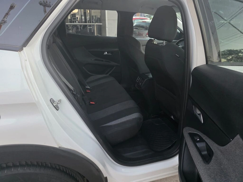 Peugeot 3008 1.2 Active Pack Puretech 130 año 2022