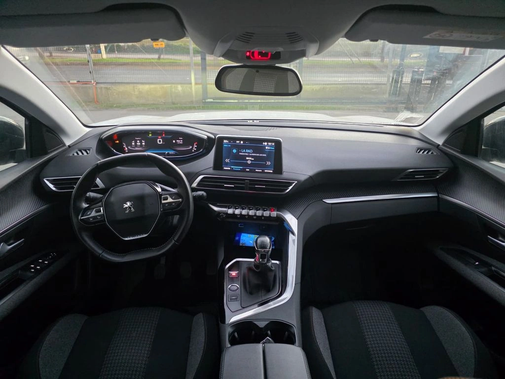 Peugeot 3008 1.2 Active Pack Puretech 130 año 2022