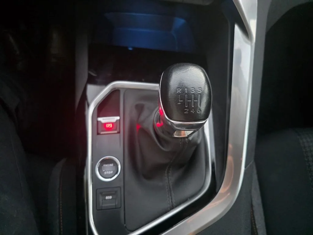 Peugeot 3008 1.2 Active Pack Puretech 130 año 2022