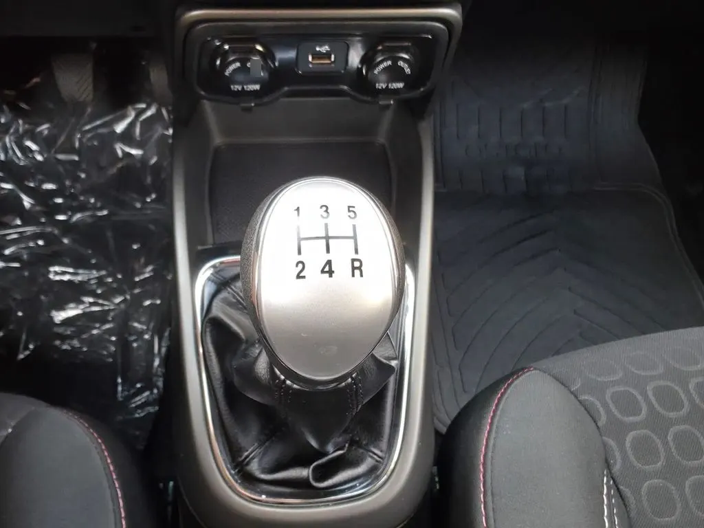 Changan Cs15 1.5 Comfort Mt año 2025