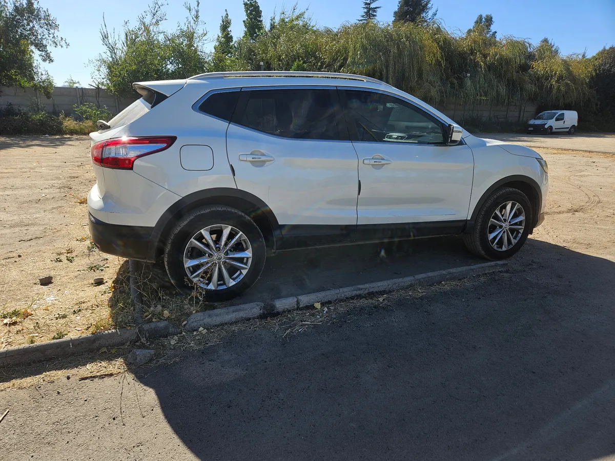 NISSAN QASHQAI 2.0 Advance Cvt Ac At 4x2 año 2017