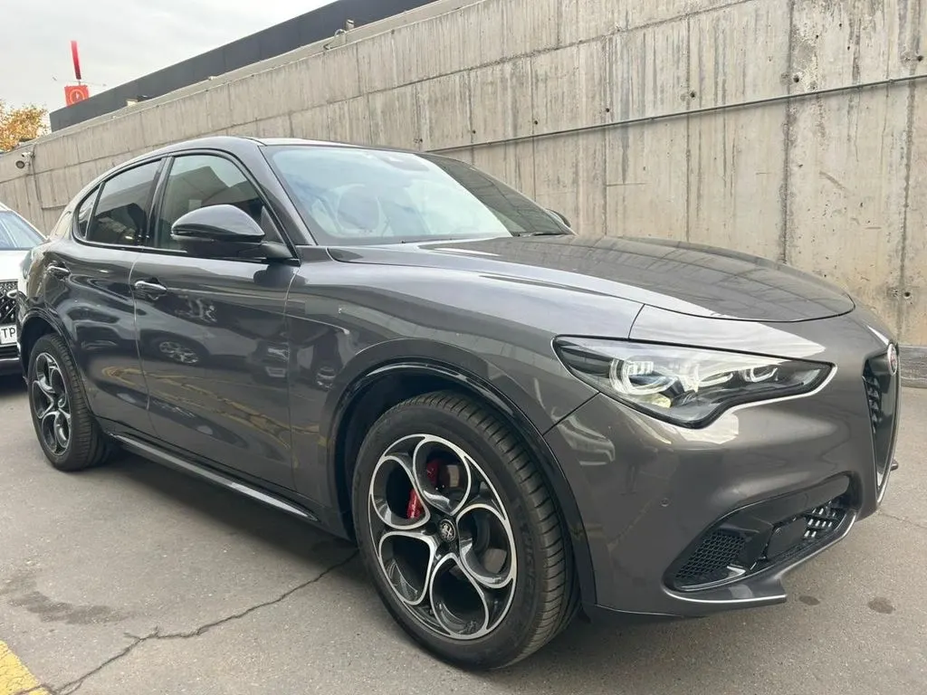 Alfa Romeo Stelvio 2.0 Super Awd At 5p año 2024