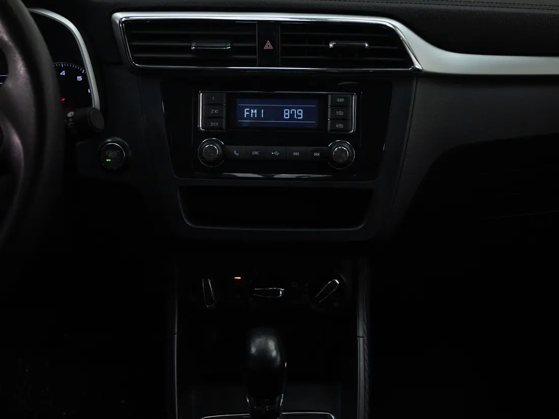 MG Zs 1.5 Std At año 2019
