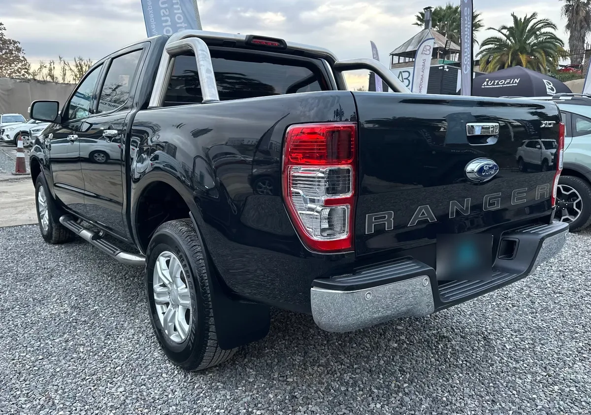 Ford Ranger 3.2 Dsl Xlt Mt Diesel año 2022