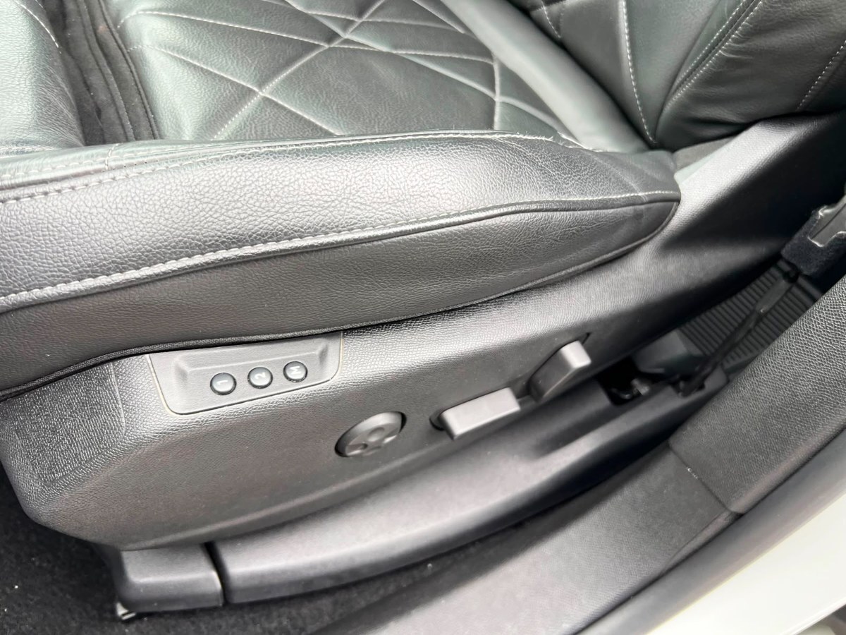 DS Automobiles Ds 7 Crossback Rivoli Hdi 2.0 año 2023