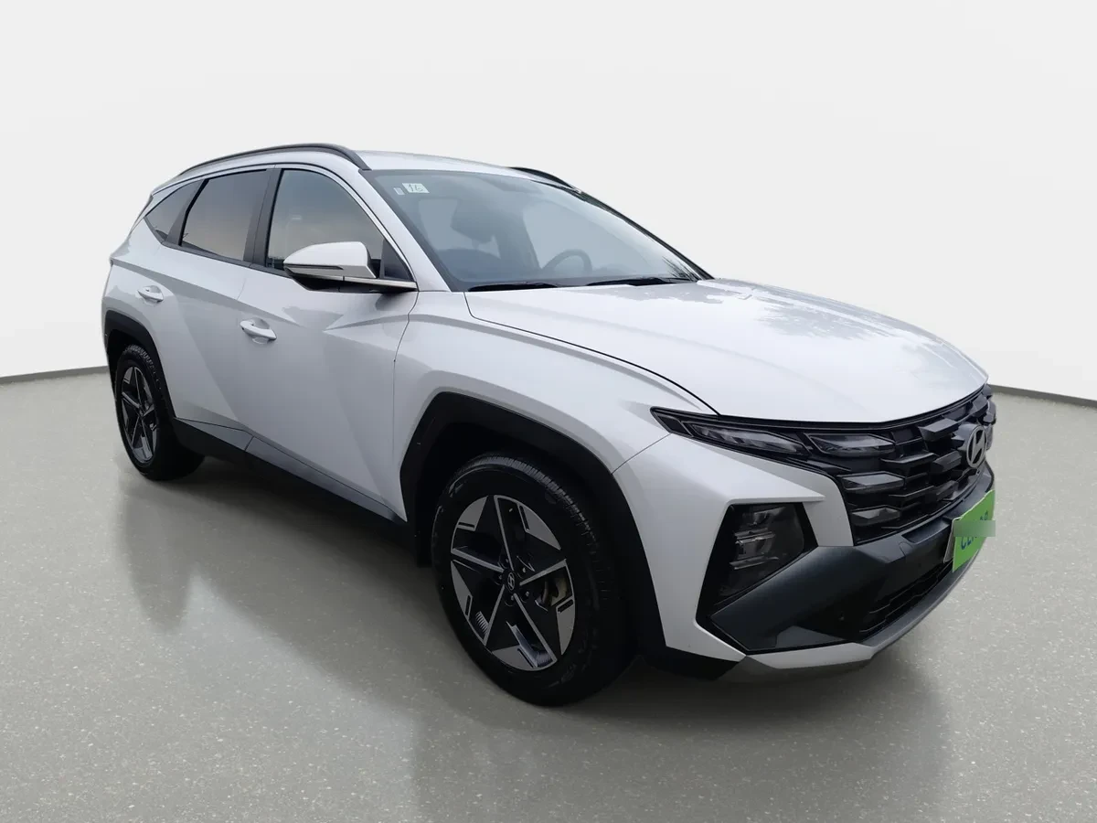 Hyundai Tucson 2.0 Nx4 Plus Fl Diesel 4wd At 5p año 2025