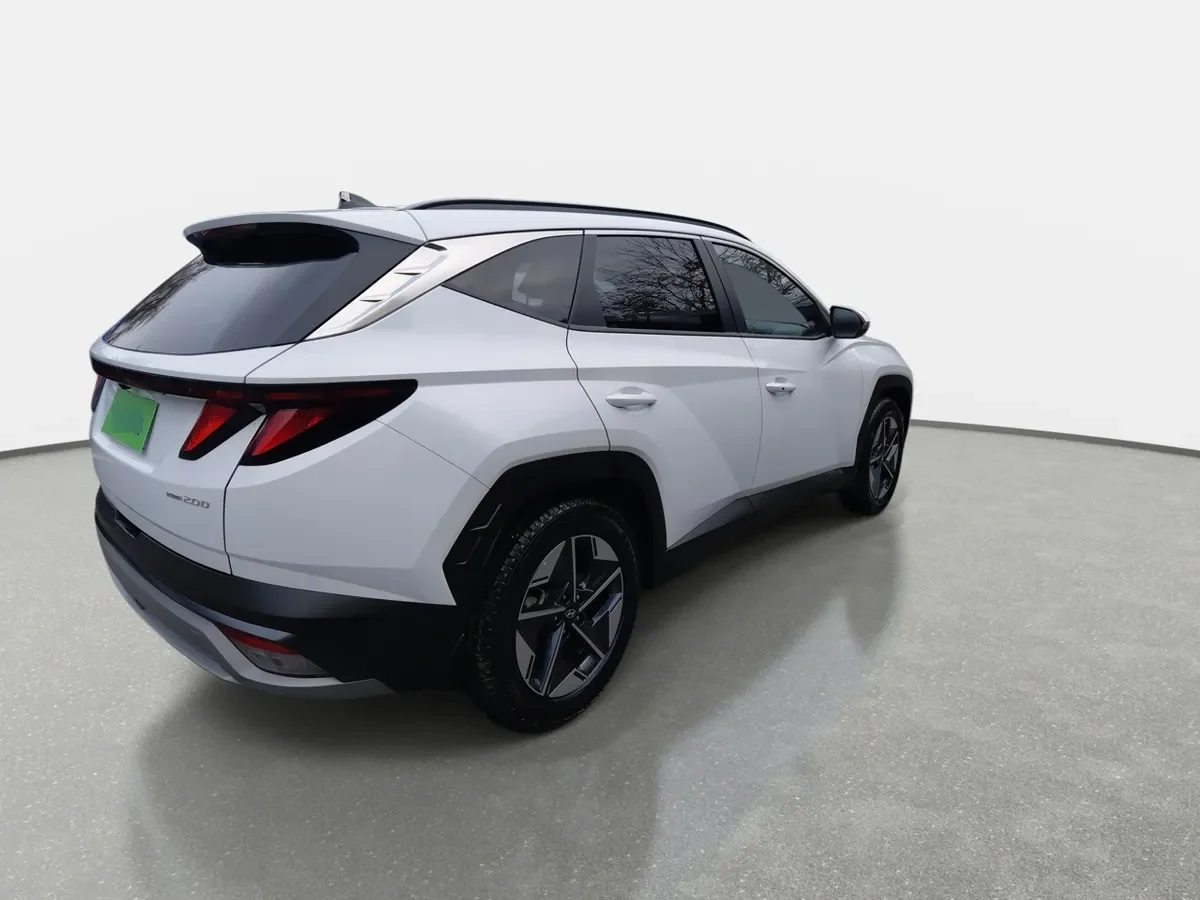 Hyundai Tucson 2.0 Nx4 Plus Fl Diesel 4wd At 5p año 2025