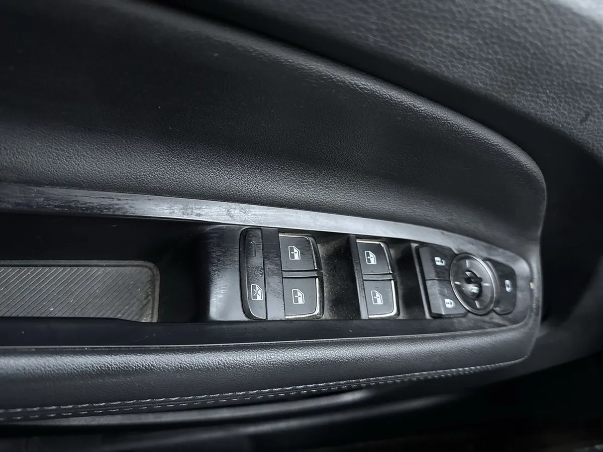 Ford Territory 1.5 Titanium 4x2 At 5p año 2025