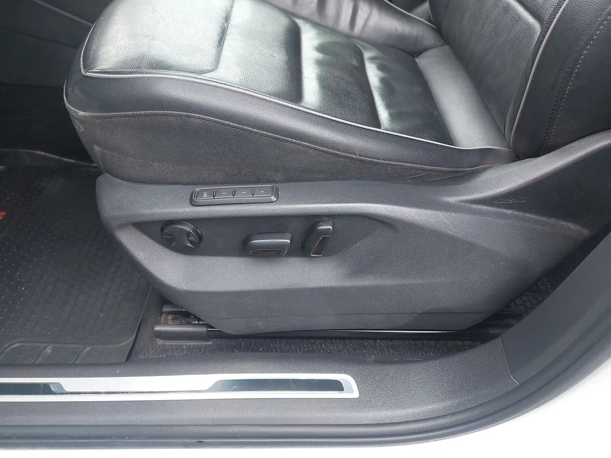 Volkswagen Tiguan 2.0 Tsi Limited 4motion 4x4 At 5p año 2019