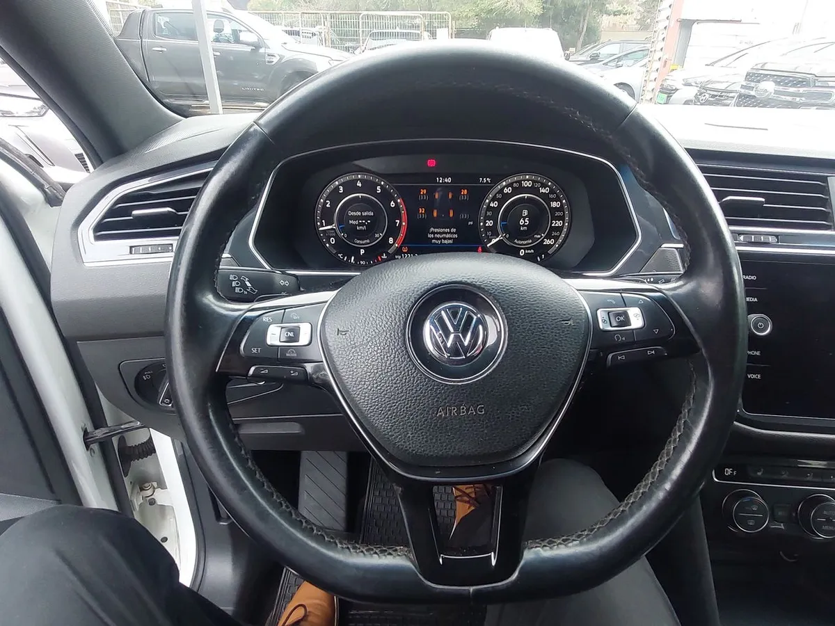 Volkswagen Tiguan 2.0 Tsi Limited 4motion 4x4 At 5p año 2019